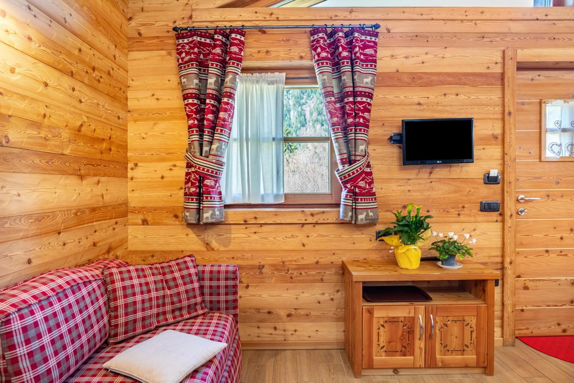 Villa Chalet Camping Fae 3 à Madonna Extérieur photo